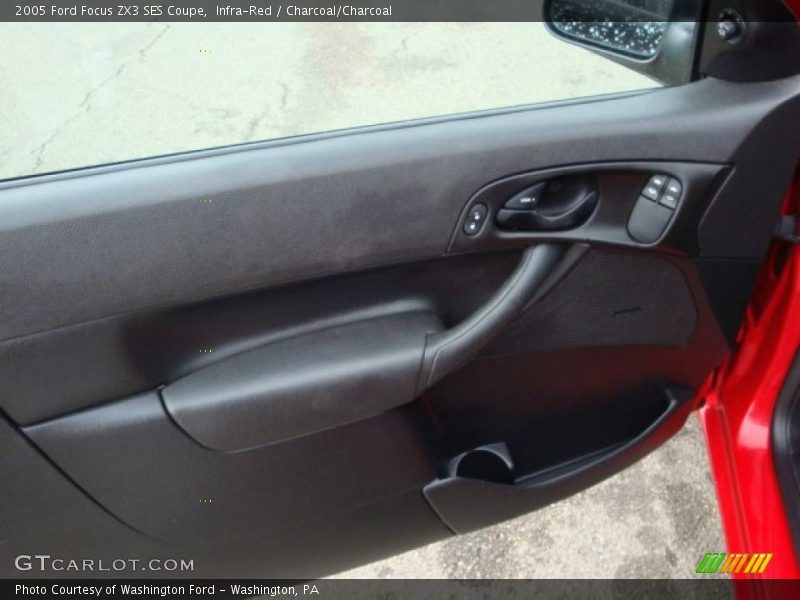 Infra-Red / Charcoal/Charcoal 2005 Ford Focus ZX3 SES Coupe