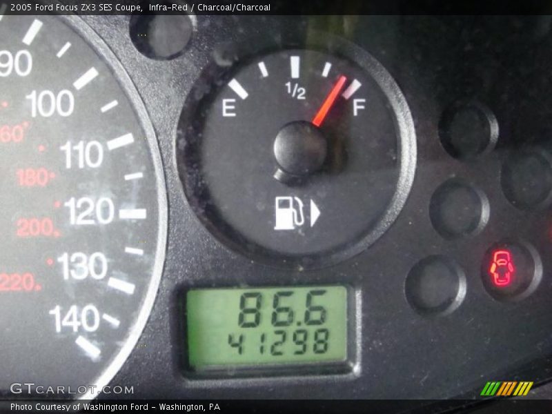 Infra-Red / Charcoal/Charcoal 2005 Ford Focus ZX3 SES Coupe