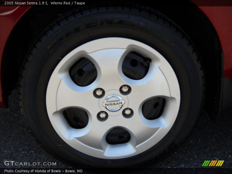 Inferno Red / Taupe 2005 Nissan Sentra 1.8 S