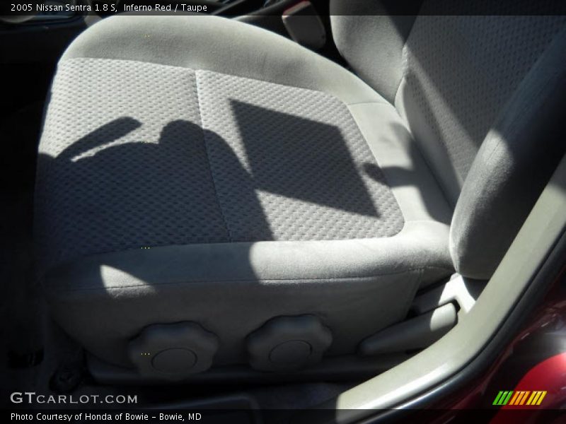 Inferno Red / Taupe 2005 Nissan Sentra 1.8 S