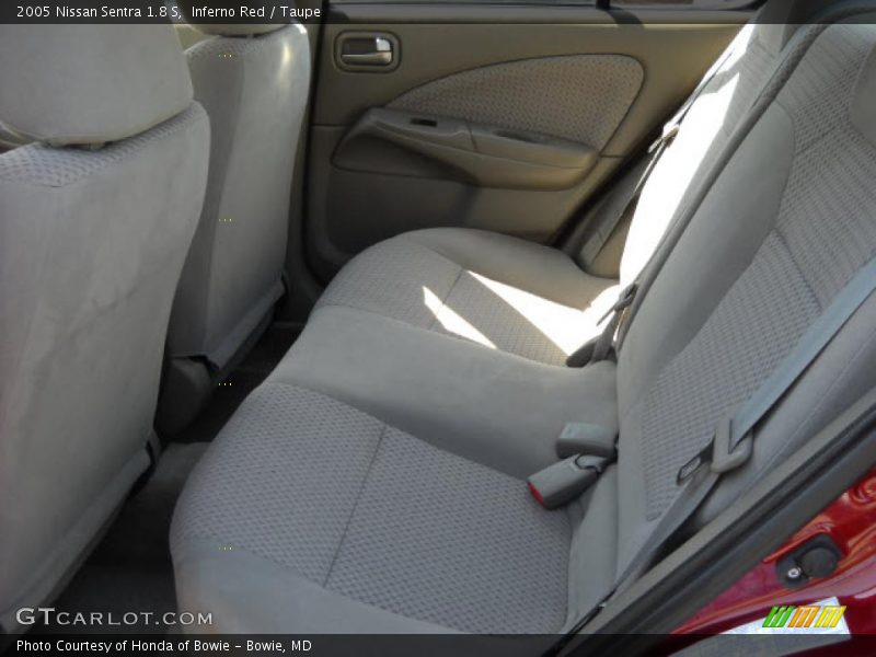 Inferno Red / Taupe 2005 Nissan Sentra 1.8 S