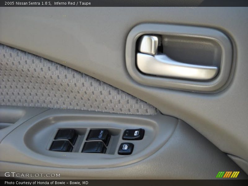 Inferno Red / Taupe 2005 Nissan Sentra 1.8 S