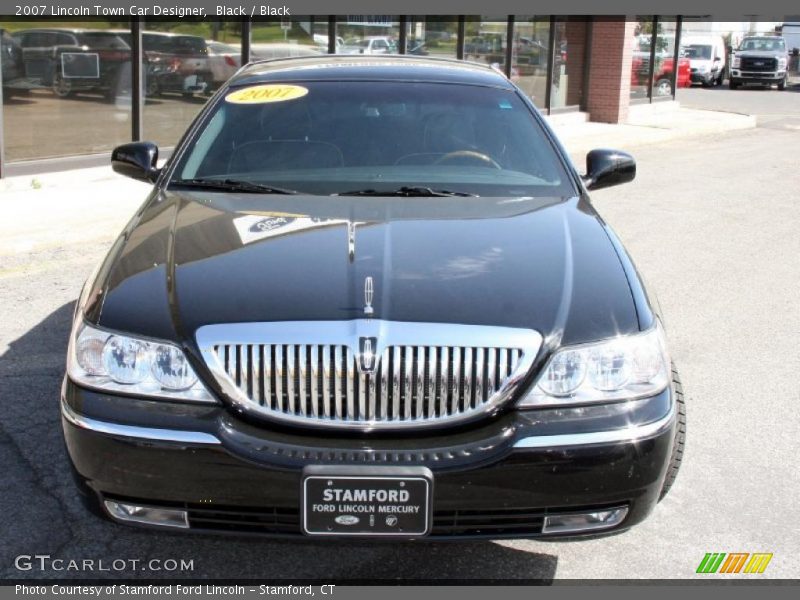 Black / Black 2007 Lincoln Town Car Designer