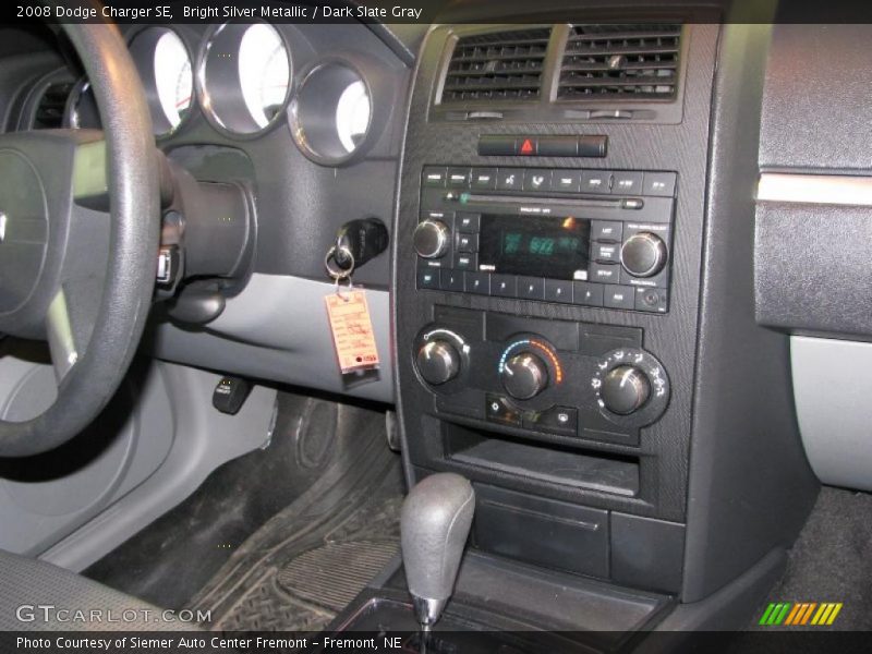 Bright Silver Metallic / Dark Slate Gray 2008 Dodge Charger SE