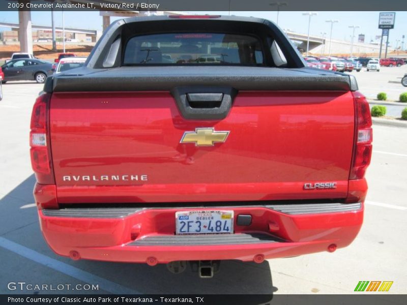 Victory Red / Ebony 2009 Chevrolet Avalanche LT