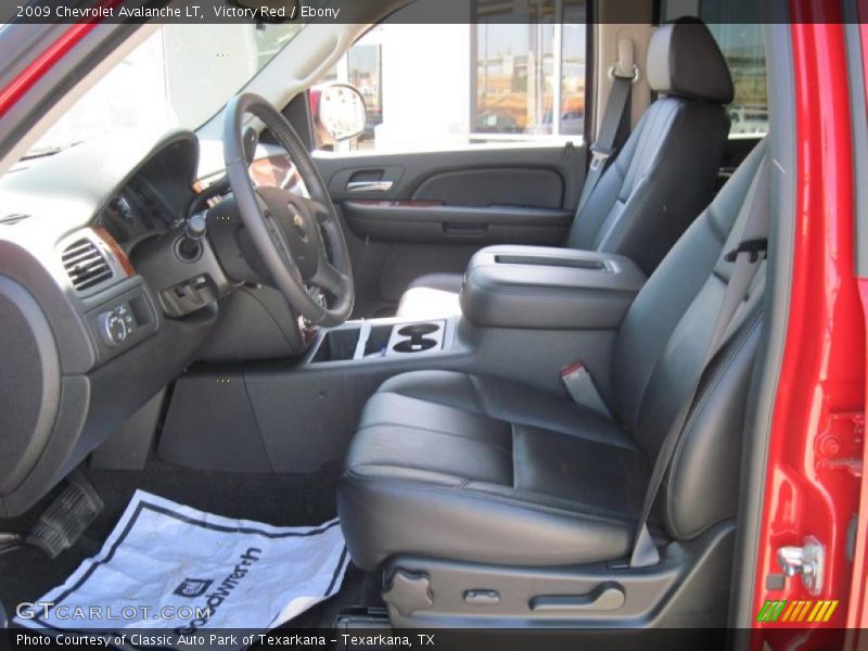 Victory Red / Ebony 2009 Chevrolet Avalanche LT