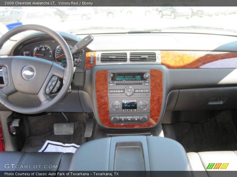 Victory Red / Ebony 2009 Chevrolet Avalanche LT