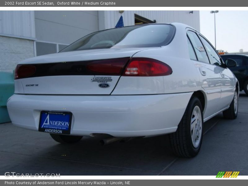 Oxford White / Medium Graphite 2002 Ford Escort SE Sedan