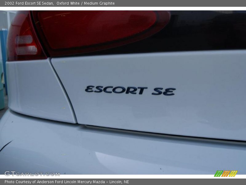 Oxford White / Medium Graphite 2002 Ford Escort SE Sedan