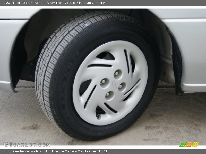 Silver Frost Metallic / Medium Graphite 2001 Ford Escort SE Sedan