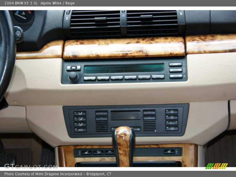 Alpine White / Beige 2004 BMW X5 3.0i