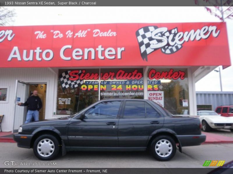 Super Black / Charcoal 1993 Nissan Sentra XE Sedan