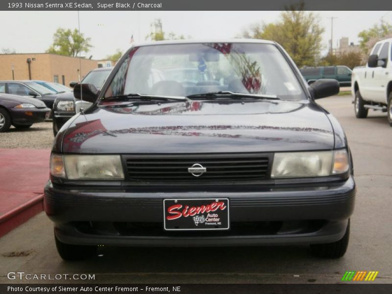 Super Black / Charcoal 1993 Nissan Sentra XE Sedan