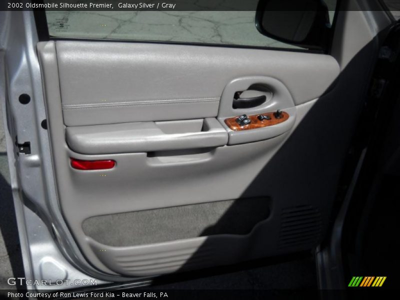 Galaxy Silver / Gray 2002 Oldsmobile Silhouette Premier