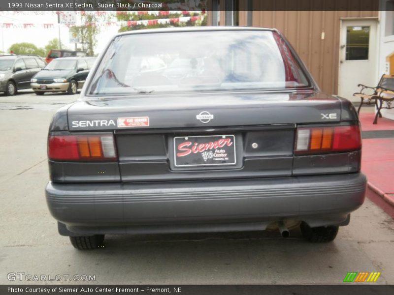 Super Black / Charcoal 1993 Nissan Sentra XE Sedan