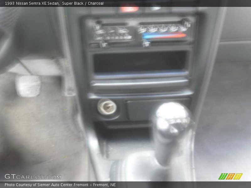 Super Black / Charcoal 1993 Nissan Sentra XE Sedan