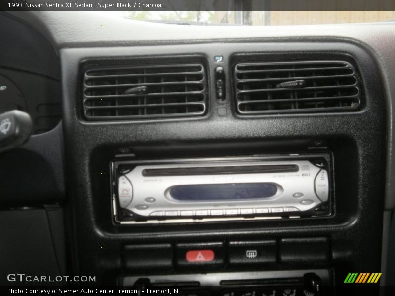 Super Black / Charcoal 1993 Nissan Sentra XE Sedan