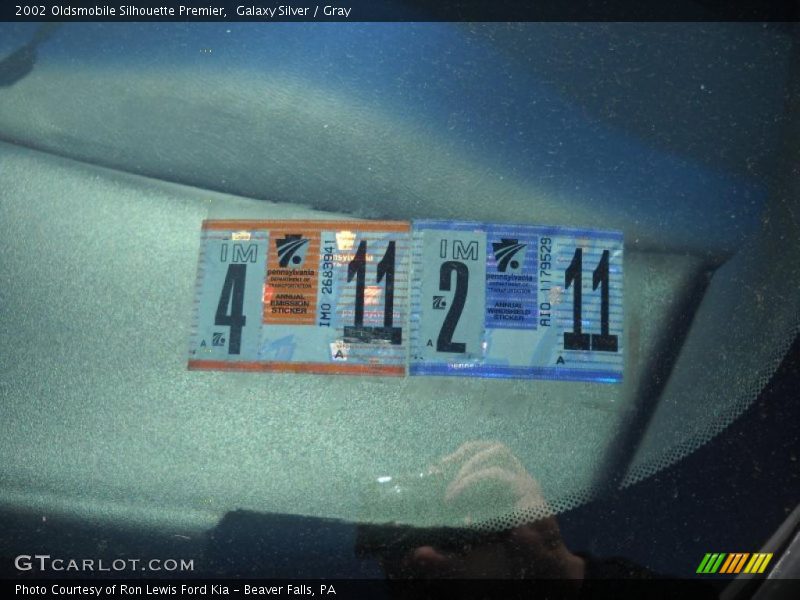 Galaxy Silver / Gray 2002 Oldsmobile Silhouette Premier