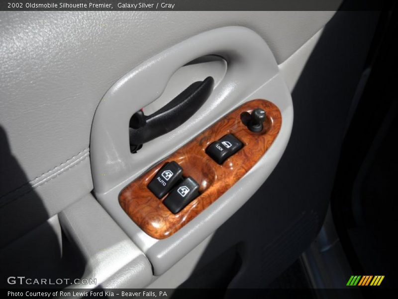 Galaxy Silver / Gray 2002 Oldsmobile Silhouette Premier