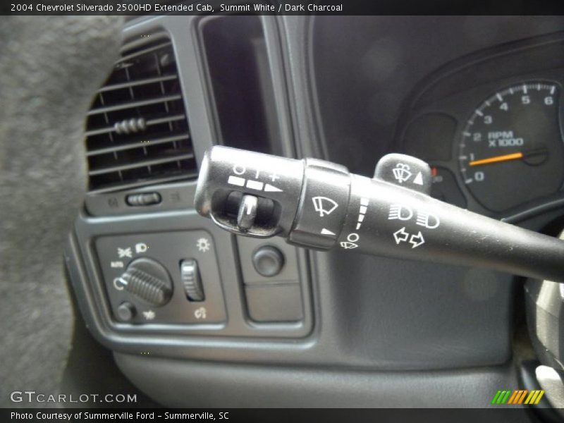Summit White / Dark Charcoal 2004 Chevrolet Silverado 2500HD Extended Cab