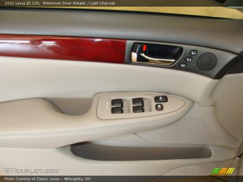 Millennium Silver Metallic / Light Charcoal 2002 Lexus ES 300