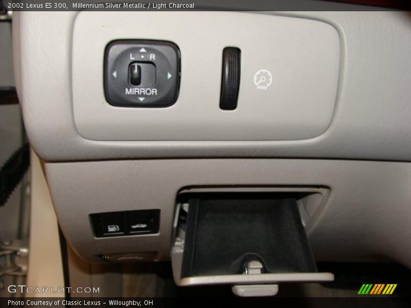 Millennium Silver Metallic / Light Charcoal 2002 Lexus ES 300
