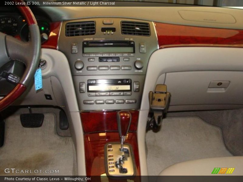 Millennium Silver Metallic / Light Charcoal 2002 Lexus ES 300