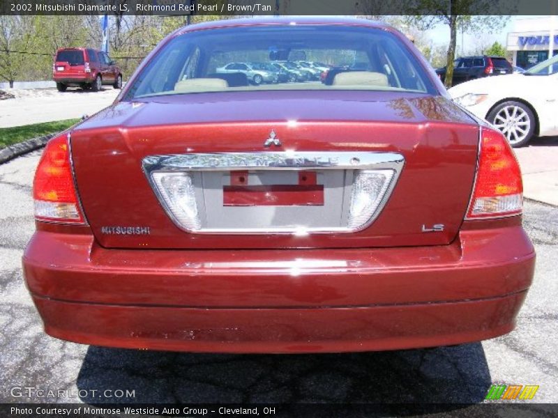 Richmond Red Pearl / Brown/Tan 2002 Mitsubishi Diamante LS