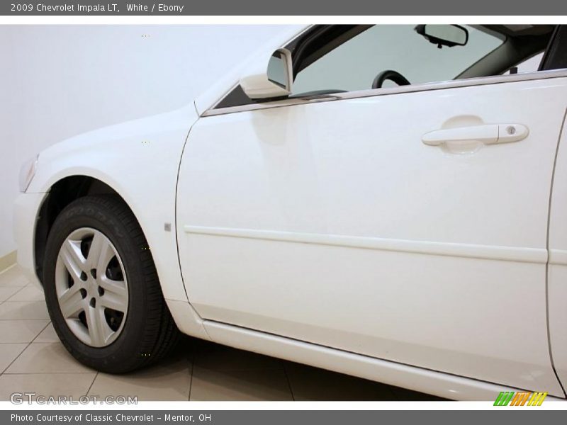 White / Ebony 2009 Chevrolet Impala LT