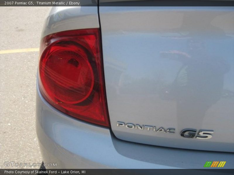 Titanium Metallic / Ebony 2007 Pontiac G5