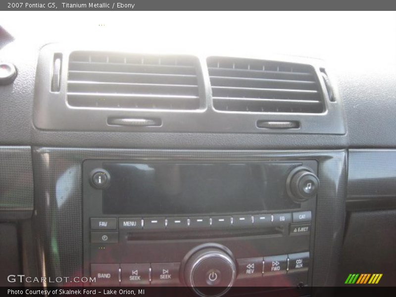 Titanium Metallic / Ebony 2007 Pontiac G5