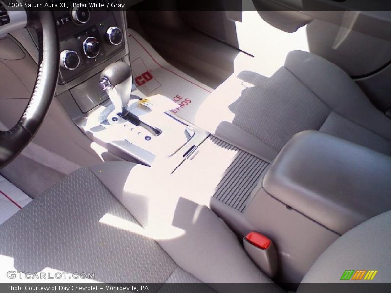 Polar White / Gray 2009 Saturn Aura XE