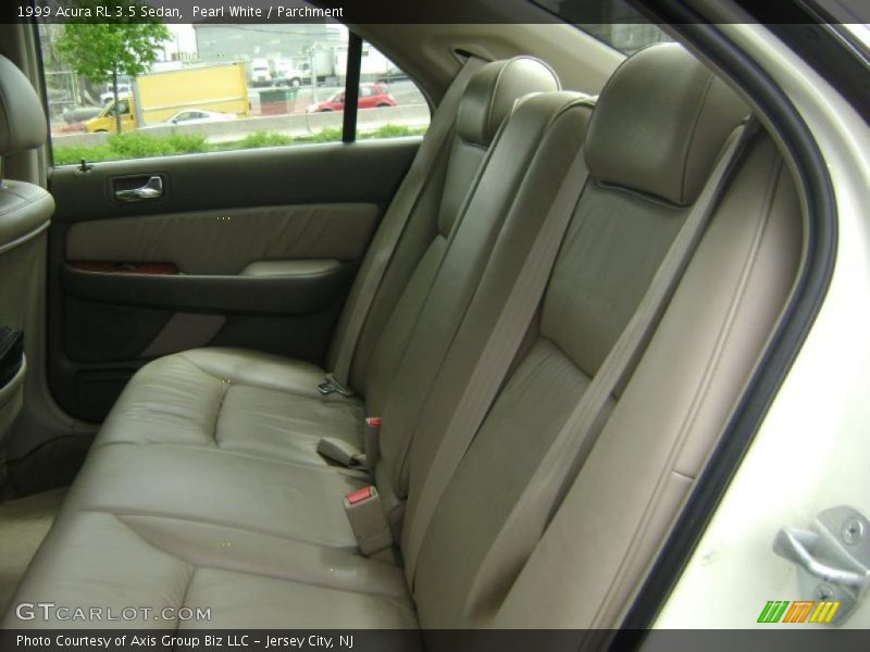 Pearl White / Parchment 1999 Acura RL 3.5 Sedan