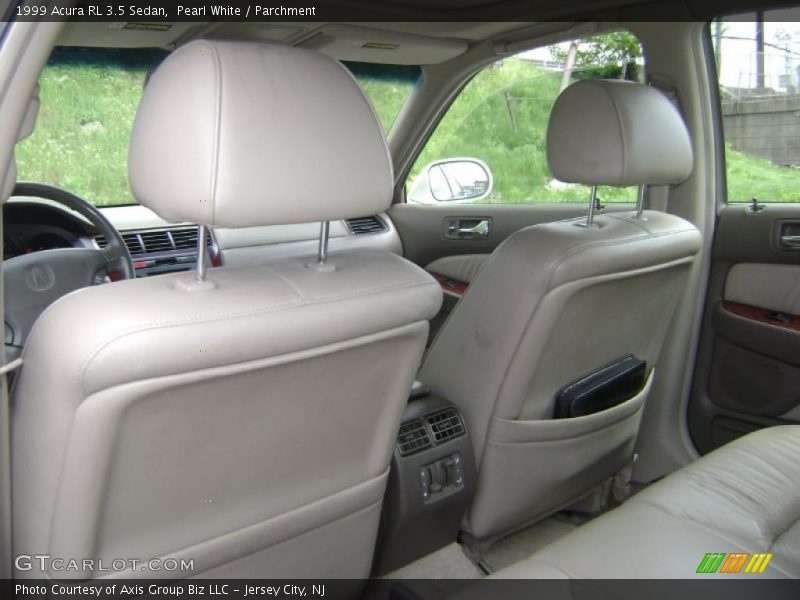 Pearl White / Parchment 1999 Acura RL 3.5 Sedan
