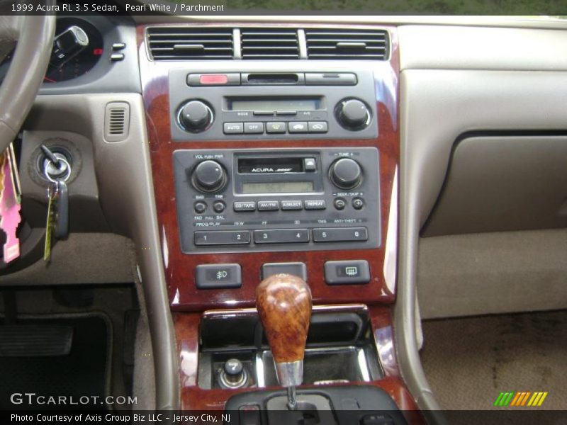 Pearl White / Parchment 1999 Acura RL 3.5 Sedan