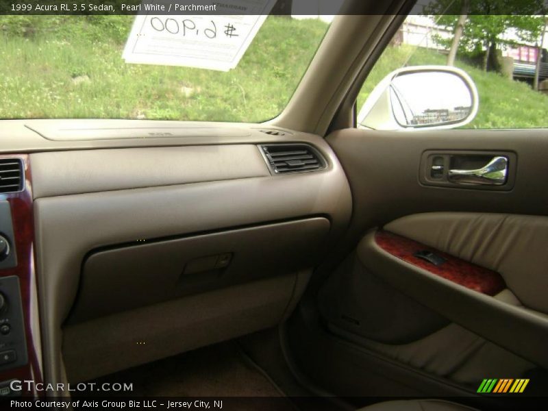 Pearl White / Parchment 1999 Acura RL 3.5 Sedan