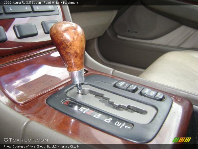 Pearl White / Parchment 1999 Acura RL 3.5 Sedan