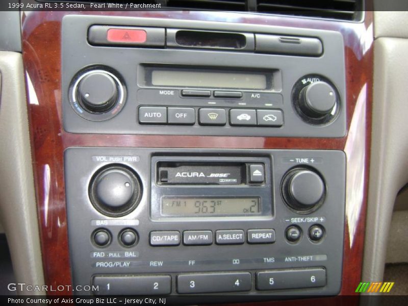 Pearl White / Parchment 1999 Acura RL 3.5 Sedan