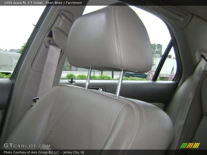 Pearl White / Parchment 1999 Acura RL 3.5 Sedan