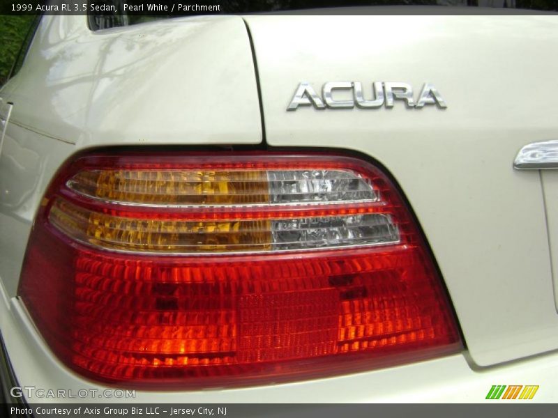 Pearl White / Parchment 1999 Acura RL 3.5 Sedan