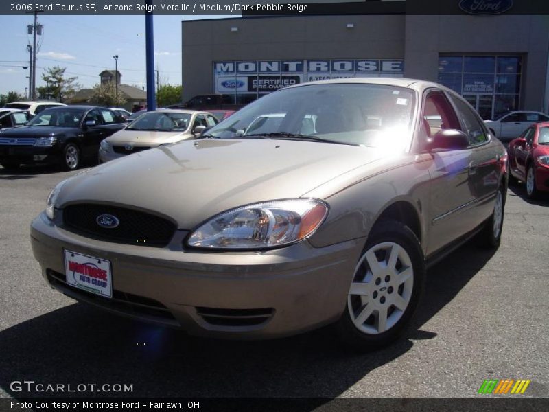Arizona Beige Metallic / Medium/Dark Pebble Beige 2006 Ford Taurus SE