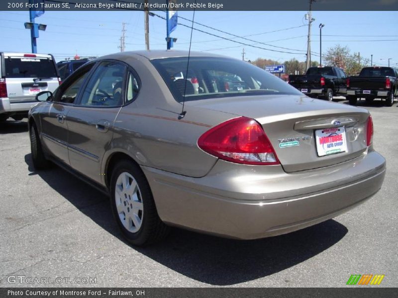 Arizona Beige Metallic / Medium/Dark Pebble Beige 2006 Ford Taurus SE