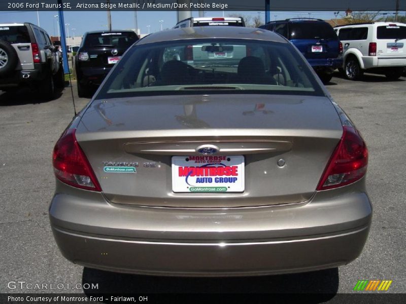 Arizona Beige Metallic / Medium/Dark Pebble Beige 2006 Ford Taurus SE