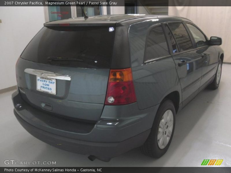 Magnesium Green Pearl / Pastel Slate Gray 2007 Chrysler Pacifica