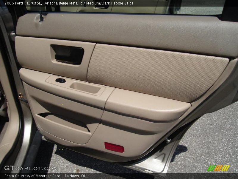 Arizona Beige Metallic / Medium/Dark Pebble Beige 2006 Ford Taurus SE