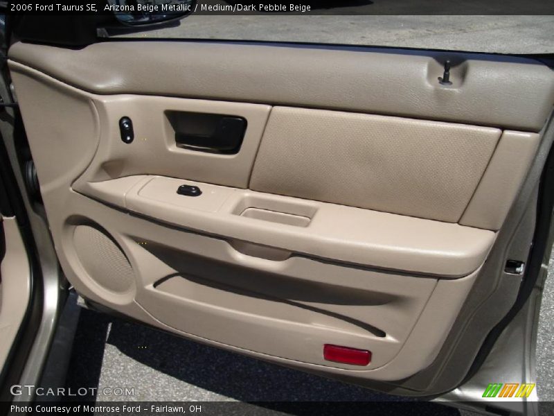 Arizona Beige Metallic / Medium/Dark Pebble Beige 2006 Ford Taurus SE