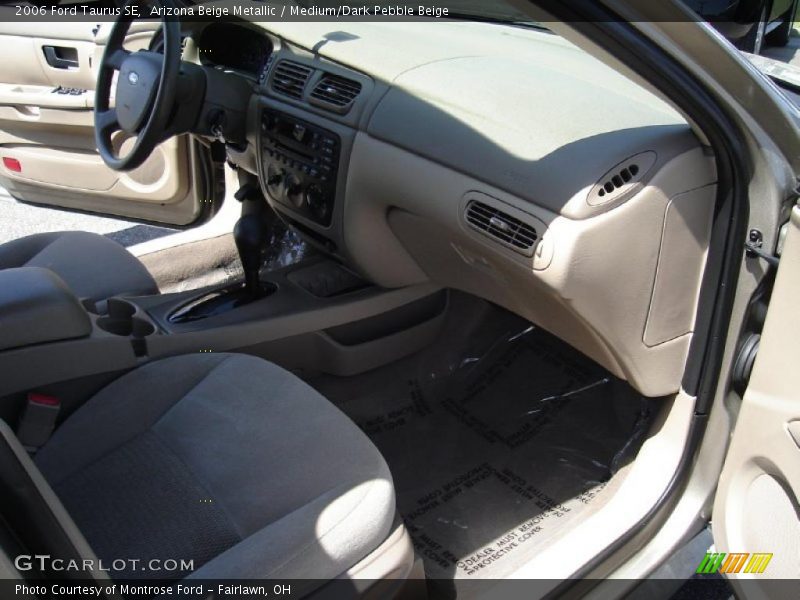 Arizona Beige Metallic / Medium/Dark Pebble Beige 2006 Ford Taurus SE