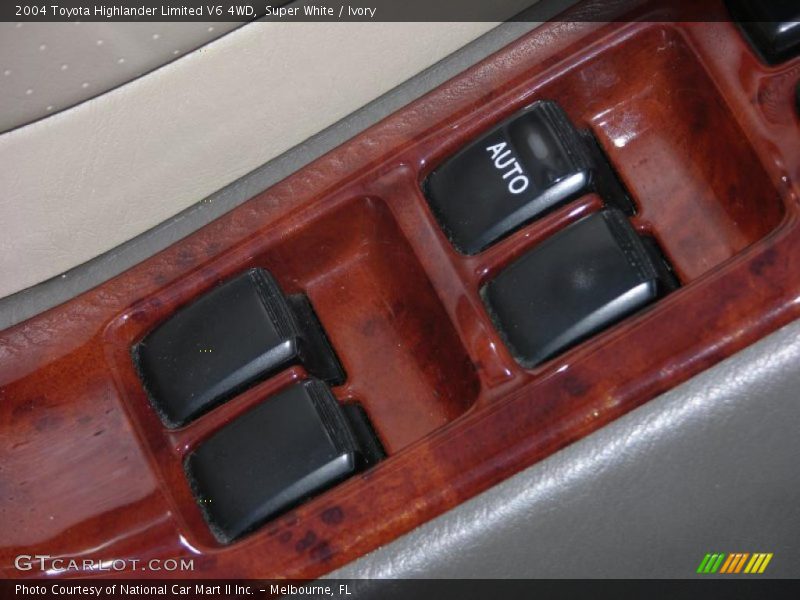 Super White / Ivory 2004 Toyota Highlander Limited V6 4WD