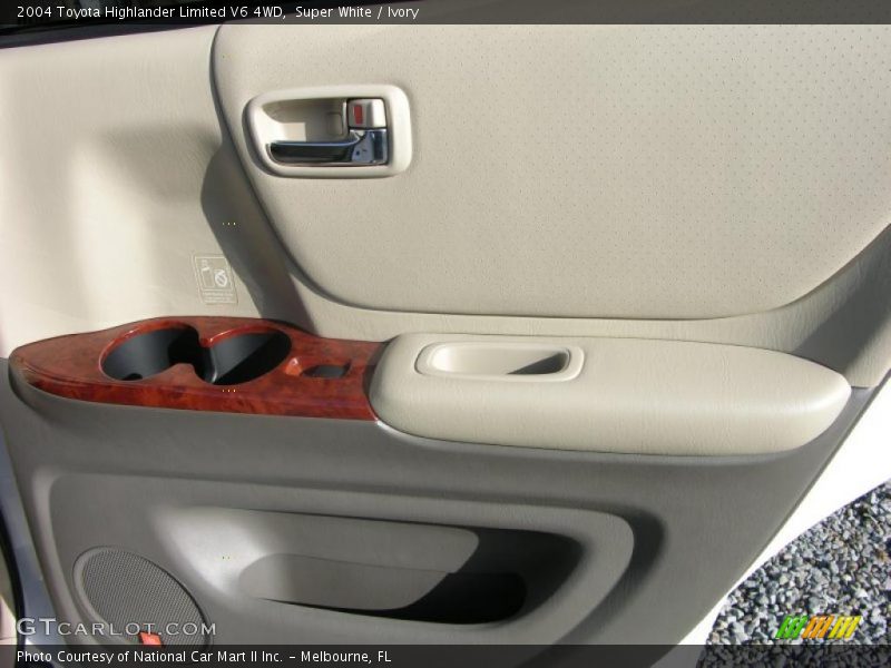 Super White / Ivory 2004 Toyota Highlander Limited V6 4WD