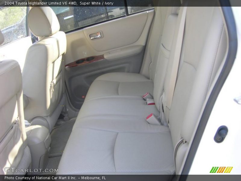 Super White / Ivory 2004 Toyota Highlander Limited V6 4WD